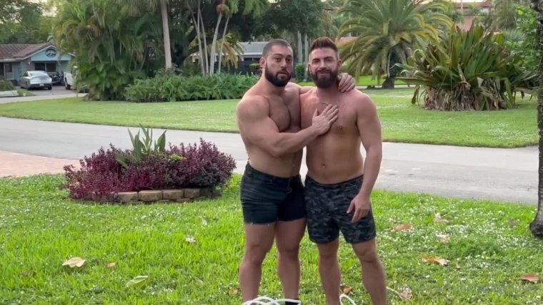 Crossfiteiro Alfa entregou o cu a novinho após atingir Meta de Fãs 4