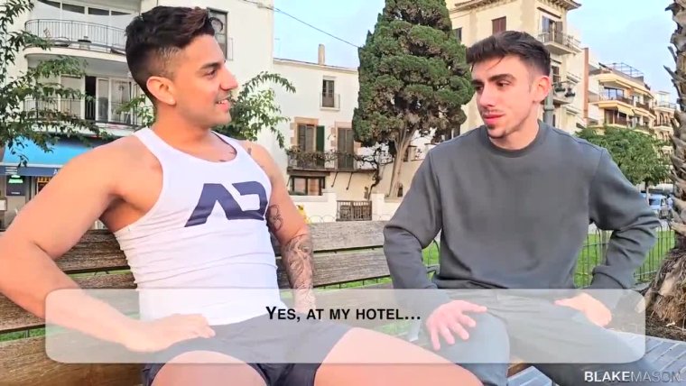 Paquera Gay na pracinha que evoluiu para uma foda em minutos